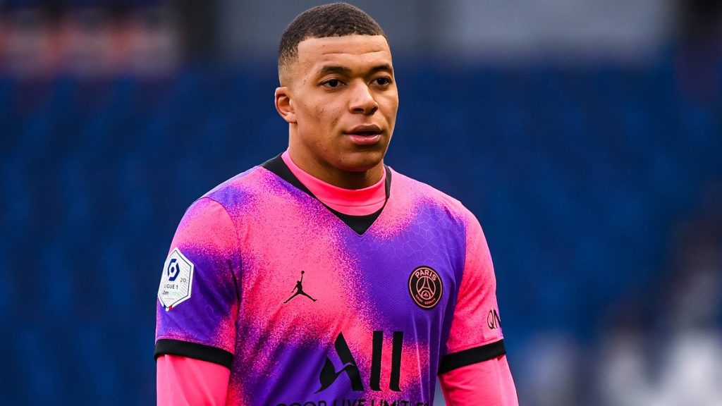 "Ça ne m'intéresse pas", Kylian Mbappé évite tout débat sur sa prolongation avec le PSG