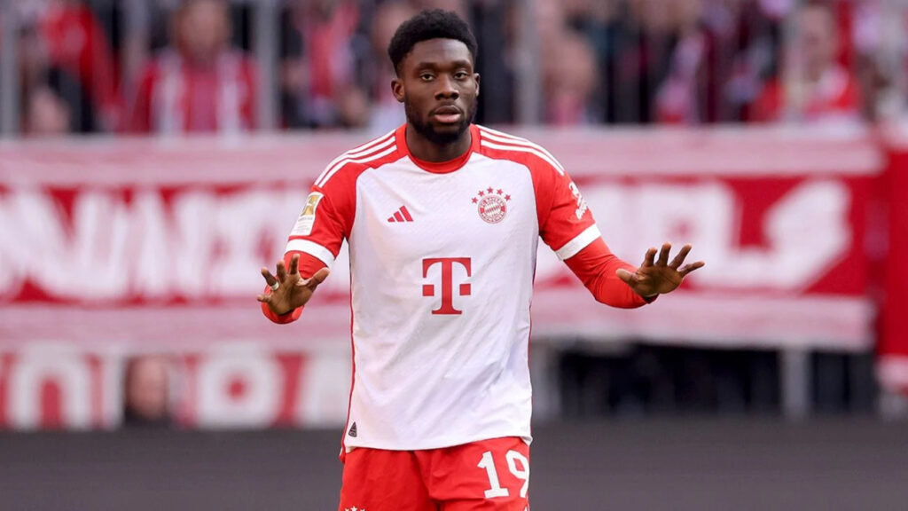 C'est tendu entre le Bayern et Alphonso Davies